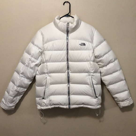 The North Face Women’s White Nuptse 1996 Retro 700 Puffer Bubble Jacket bubble - Picture 2 of 8